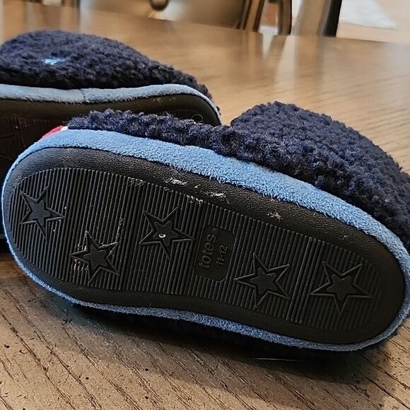 Shark totes size 11-12 - Picture 5 of 6